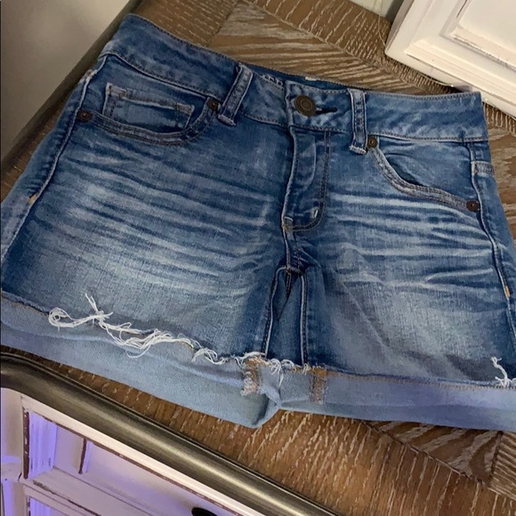 Great condition American Eagle jean shorts - Picture 1 of 3